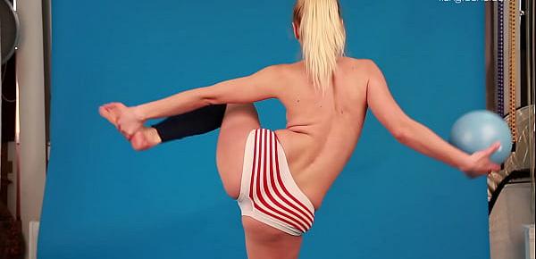  Mischele Lomar hottest flexible nude babe